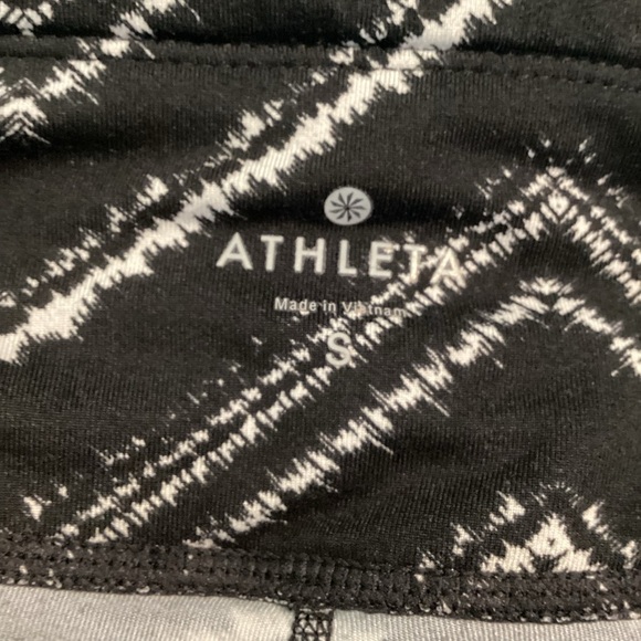 Athleta ZigZag Relay Capri Leggings Size S Black Print - Picture 6 of 7